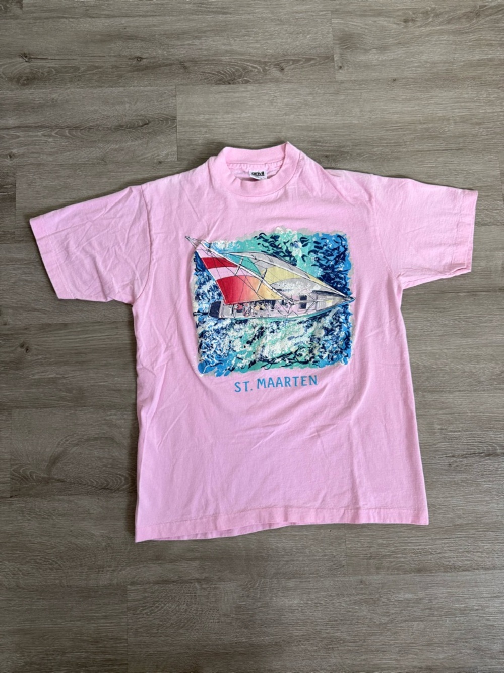 Vintage St. Maarten Graphic T-Shirt Pink